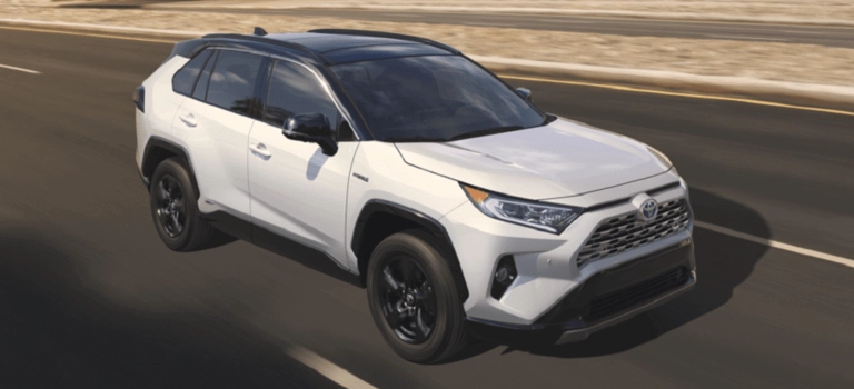 Toyota RAV4 нового поколения появится в России в середине 2019 года
