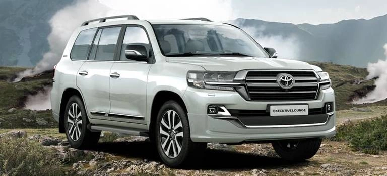Toyota представляет новую топовую версию Land Cruiser 200 Executive Lounge